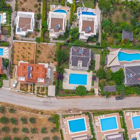 Villa Crown 2 Cedit