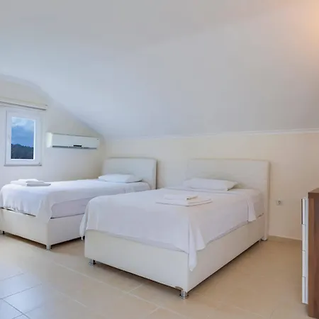 Crown 2 Villa *